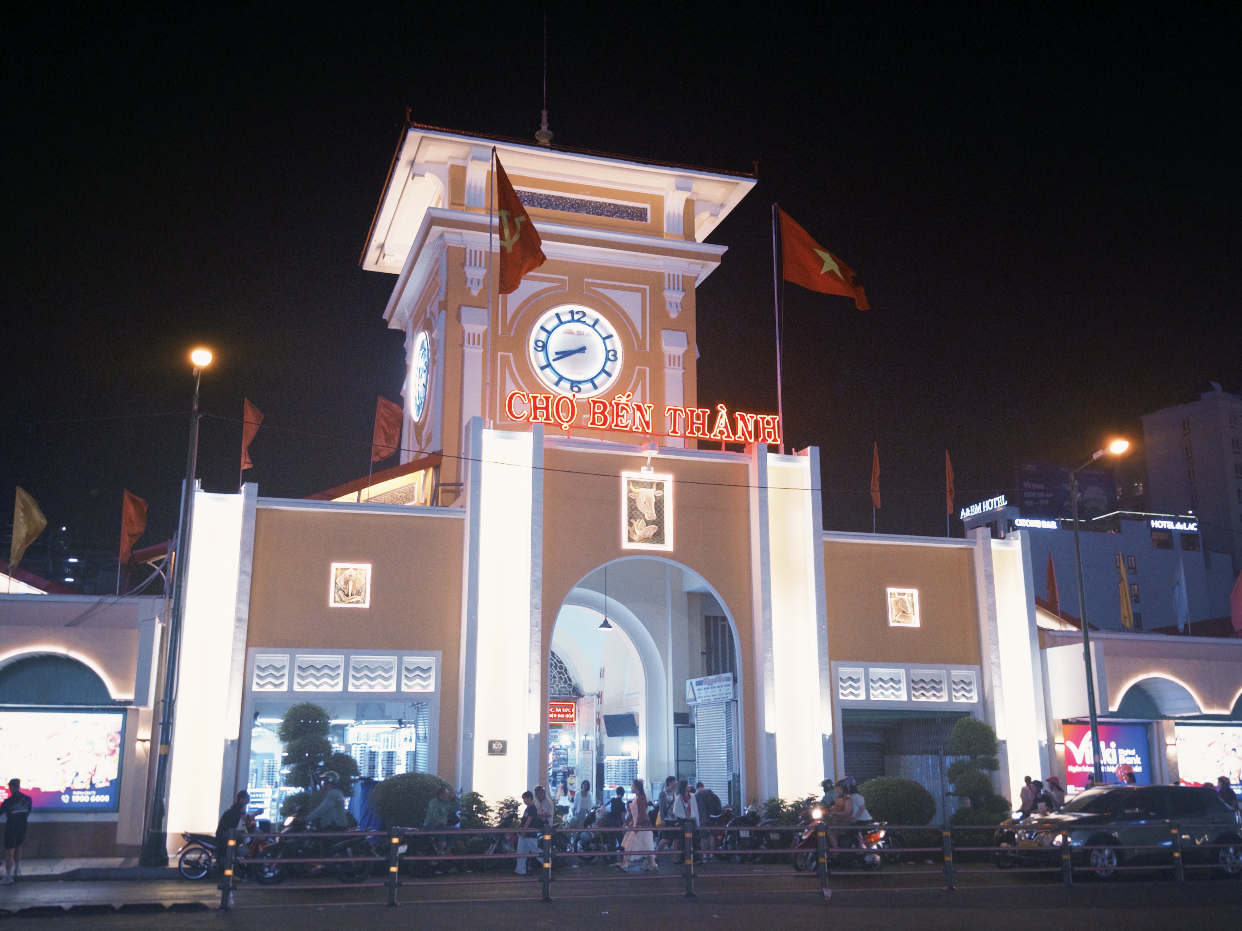 Hồ Chí Minh · District 1