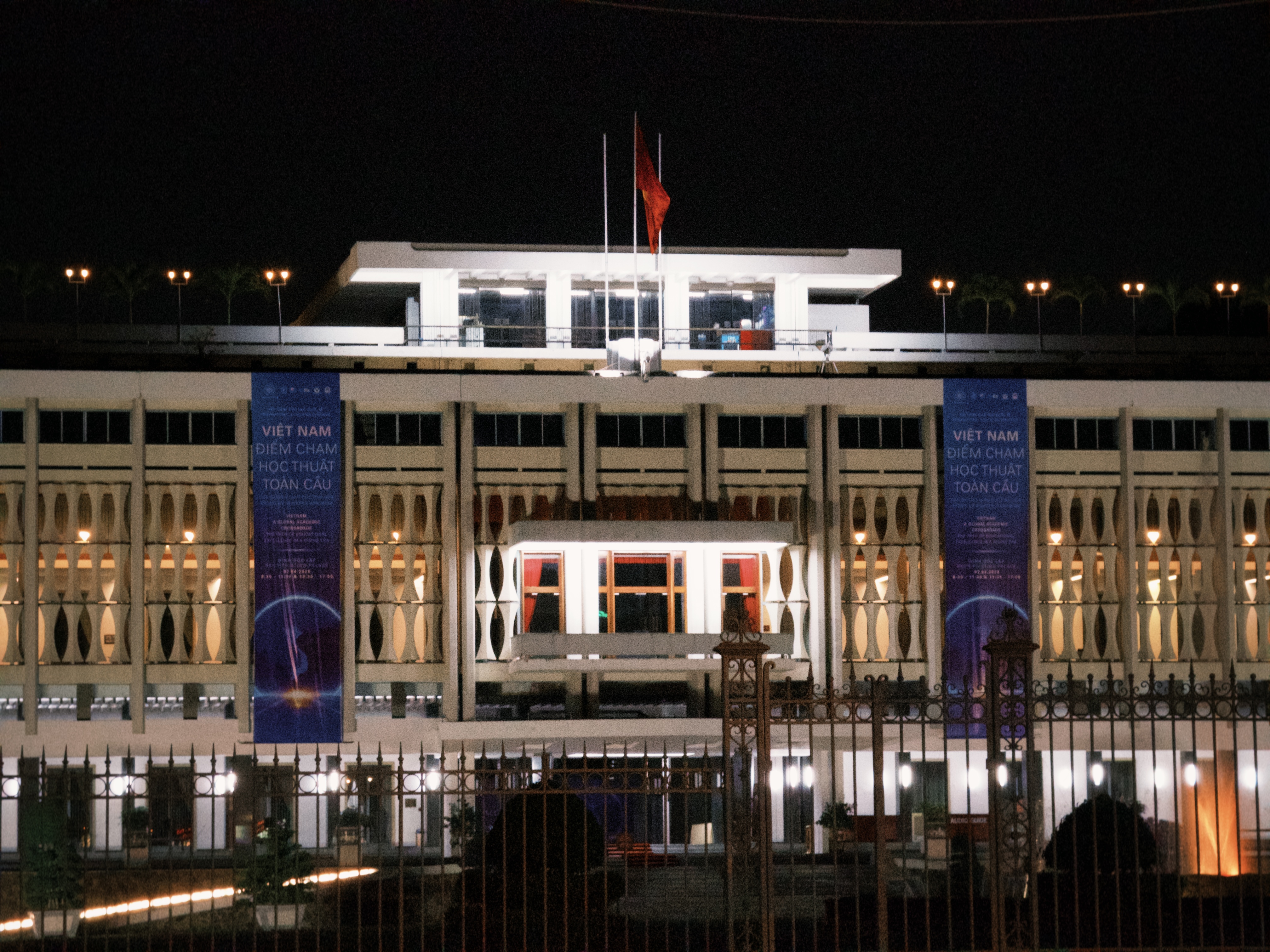 Hồ Chí Minh · District 1