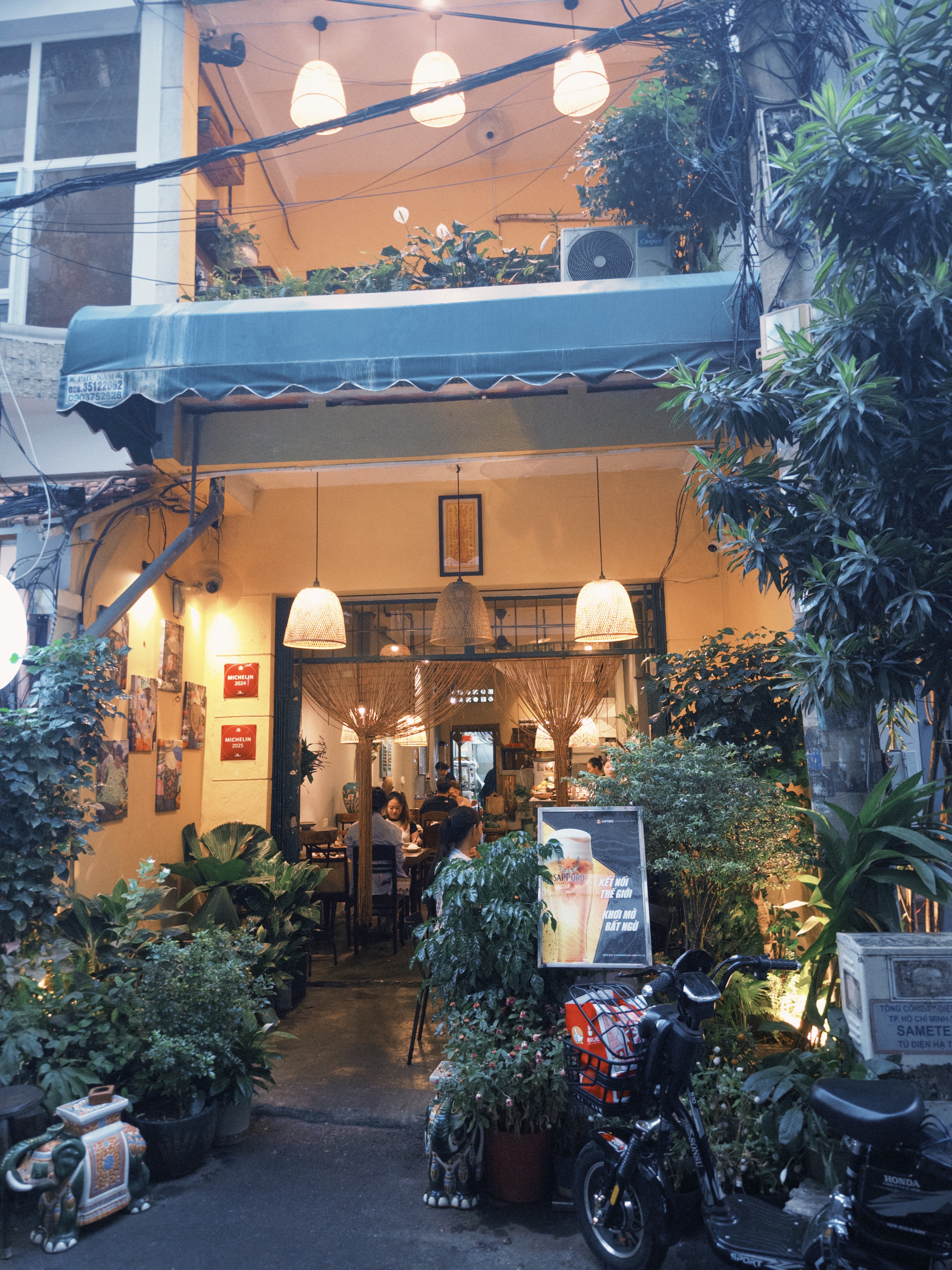 Hồ Chí Minh · District 1